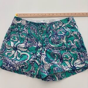 Lilly Pulitzer Size 6 Teal and White Patterned Shorts Seafoam Montauk Print